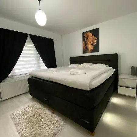Modern - King-size Bed - Wifi -self Check In شقة *