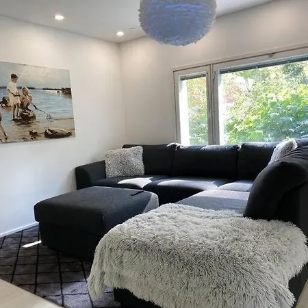 Modern - King-size Bed - Wifi -self Check In Apartment *